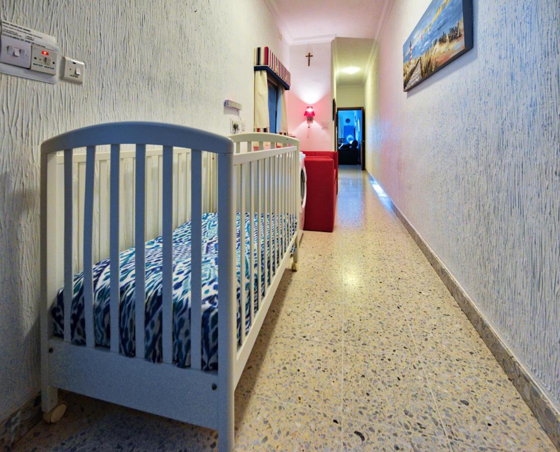 Beachfront With Seaviews Apartment No56 Award Winner Unbeatable Location For Closeness To The Sea Ideal For Guests Looking For Winter Spring And Autumn Breaks In Sunny Malta Also Ideal For Coastal Hikers Mellieha Exterior photo