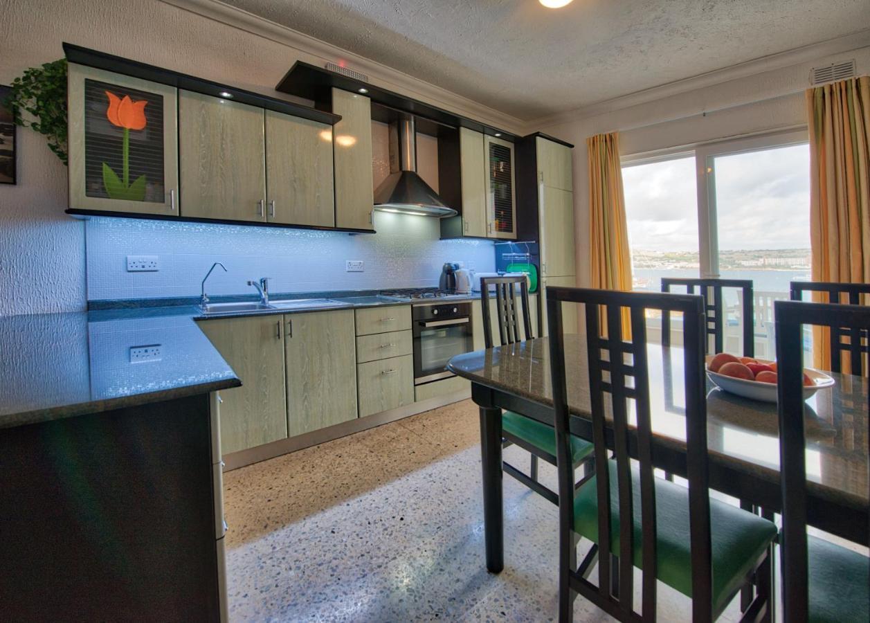 Beachfront With Seaviews Apartment No56 Award Winner Unbeatable Location For Closeness To The Sea Ideal For Guests Looking For Winter Spring And Autumn Breaks In Sunny Malta Also Ideal For Coastal Hikers Mellieha Exterior photo